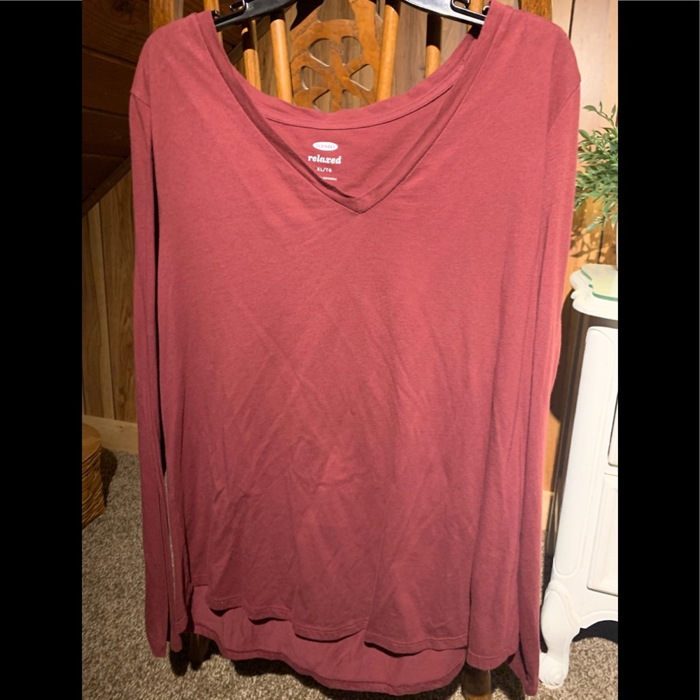 “Relaxed” V-neck long-Sleeve